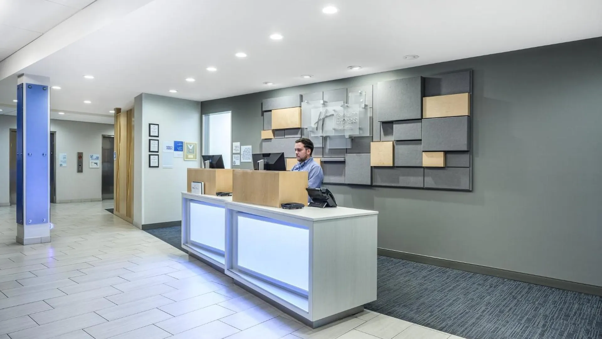 Holiday Inn Express & Suites - Gilbert - East Mesa By Ihg 3*,